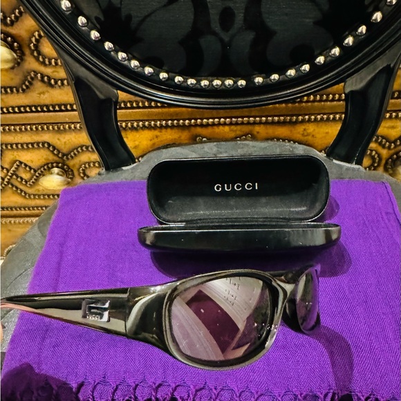 New Authentic Vintage 90’s Gucci women’s sunglasses glossy black GG 2456/S - Picture 8 of 8
